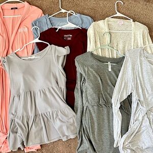 Nursing/maternity shirt bundle L-XL